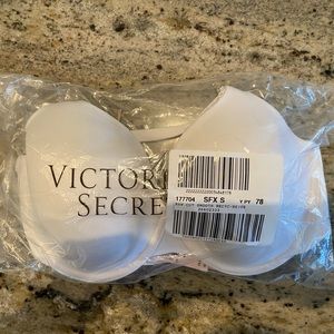 NWT Victoria Secrets 38B raw cut smooth